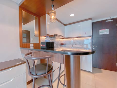 Standard Apartment, 2 Bedrooms (Apartment) | Dining room