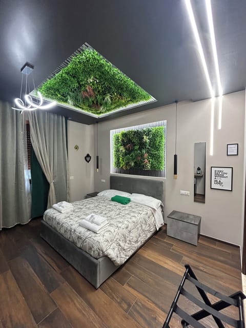 Classic Room | In-room safe, desk, blackout drapes, soundproofing