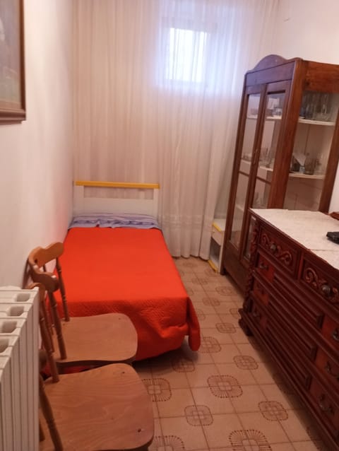 Basic Single Room | Free WiFi