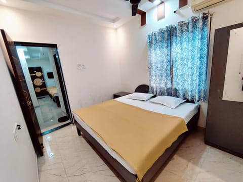 Deluxe Family Room - AC | Free WiFi