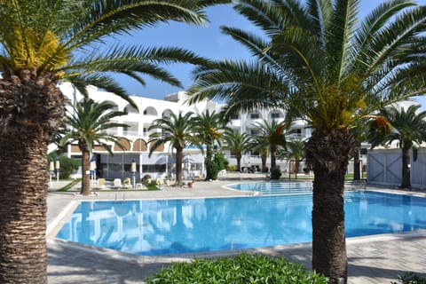 Indoor pool, seasonal outdoor pool