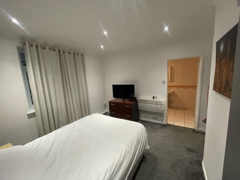 Comfort Double Room | Iron/ironing board, free WiFi
