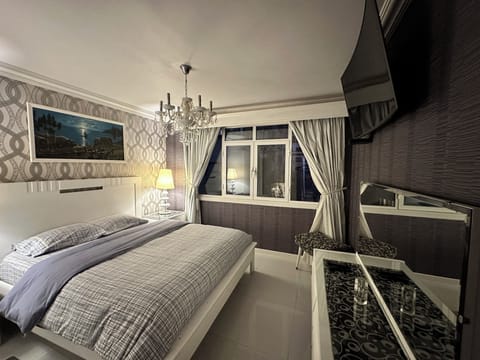 3 bedrooms, laptop workspace, iron/ironing board, WiFi (free)