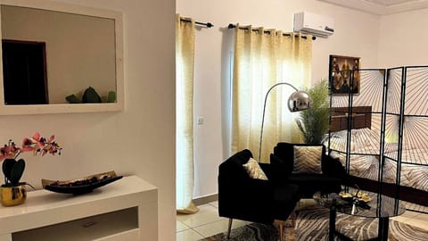 Apartment, 1 Bedroom, Balcony | Living room