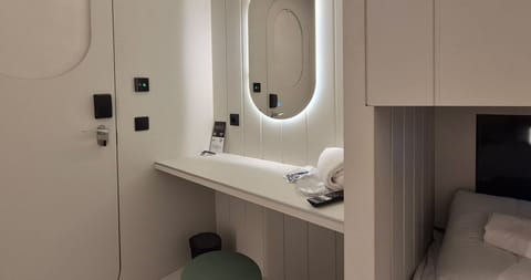 PRIVATE LOWER HUB | Desk, laptop workspace, soundproofing, iron/ironing board