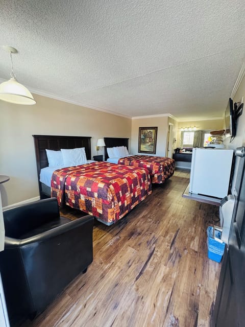 Deluxe Double Room, 2 Queen Beds, City View | Desk, laptop workspace, soundproofing, free WiFi