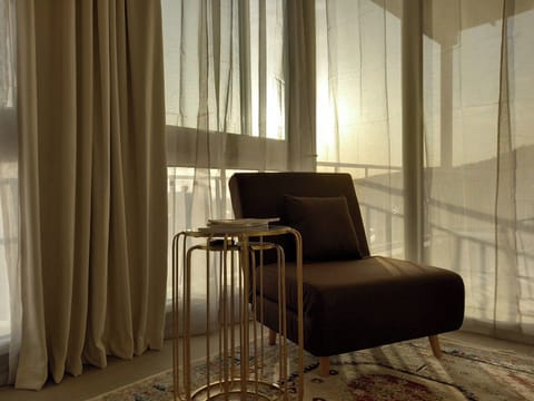 Deluxe Penthouse, City View | Living area