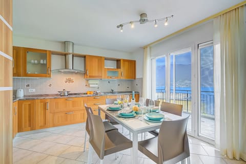 Family Villa, 2 Bedrooms, Terrace, Mountainside (Casa Zaira 1 2BR in Caviano) | Dining