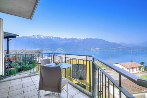 Standard Villa, 3 Bedrooms, Terrace, Mountainside (Casa Zaira 2 - Caviano Gambarogno) | Outdoor dining