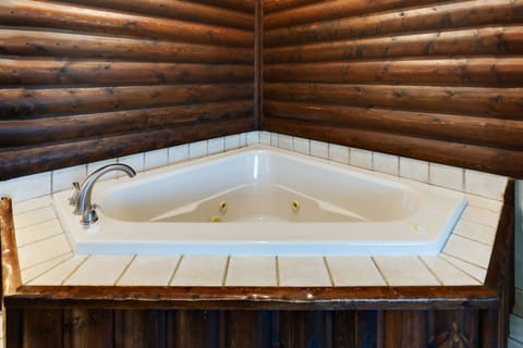 Expanded King with Whirlpool | Private spa tub