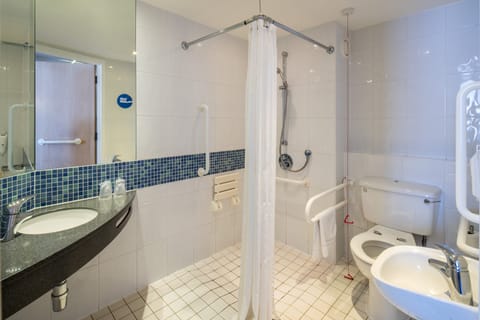 Standard Room, 1 Double Bed with Sofa bed (Accessible, Free Hot Breakfast) | Bathroom | Shower, free toiletries, hair dryer, towels