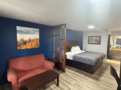 Desk, laptop workspace, free WiFi