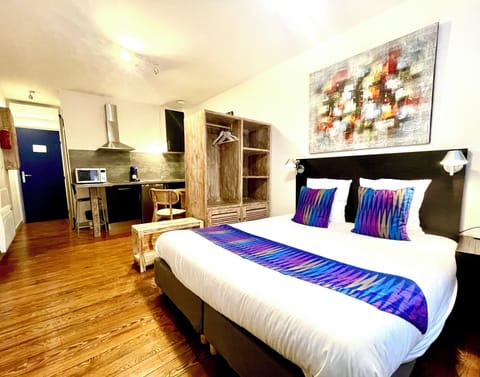 Premium bedding, memory foam beds, in-room safe, individually decorated
