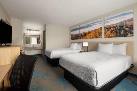 In-room safe, desk, iron/ironing board, free WiFi