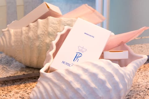 Deep soaking tub, bidet, towels