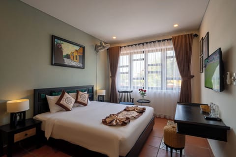 Superior Double Room, 1 Double Bed, Private Bathroom, City View | Hypo-allergenic bedding, minibar, free WiFi