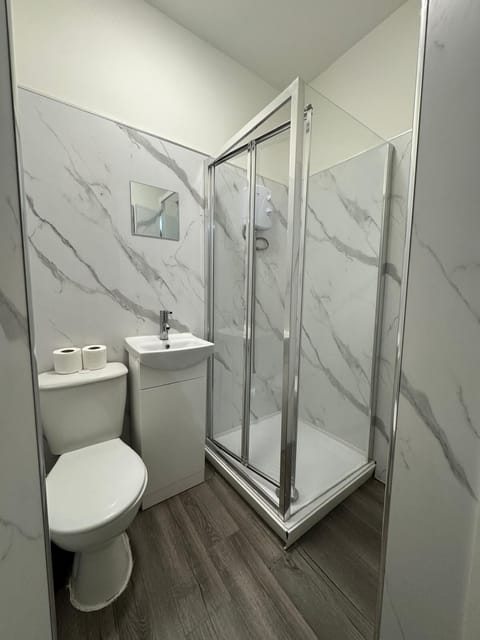 Shower, free toiletries, hair dryer, towels