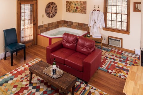 Annie's Galena Cottage | Premium bedding, individually decorated, individually furnished