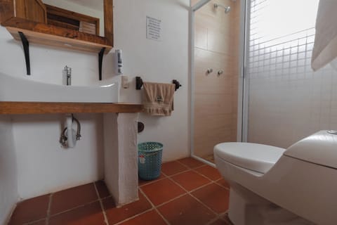 Family Cabin | Bathroom | Shower, rainfall showerhead, free toiletries, hair dryer