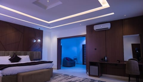 Standard Double or Twin Room | In-room safe, desk, soundproofing, free WiFi