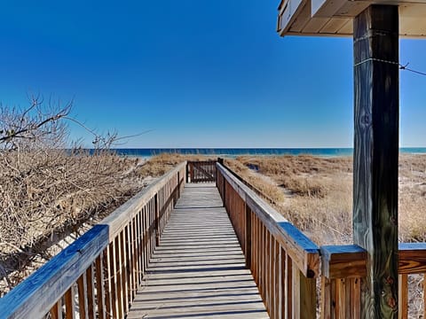 Studio (3 Bedrooms) | Property amenity