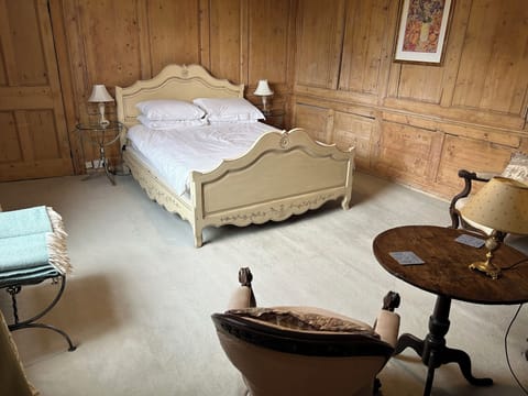 Double Room, 1 King Bed, Non Smoking, Garden View | Free WiFi