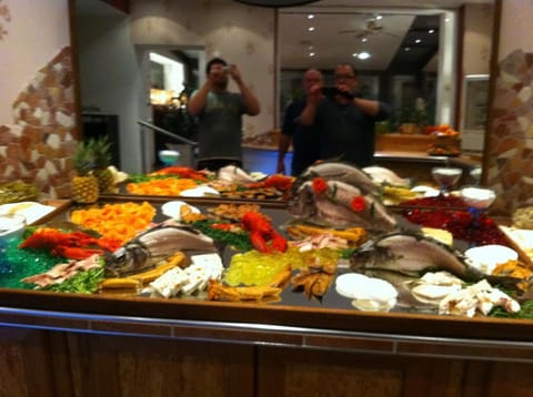 Daily buffet breakfast (EUR 8.5 per person)