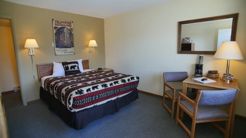 Standard Room, 1 Queen Bed, Non Smoking | Free WiFi, bed sheets