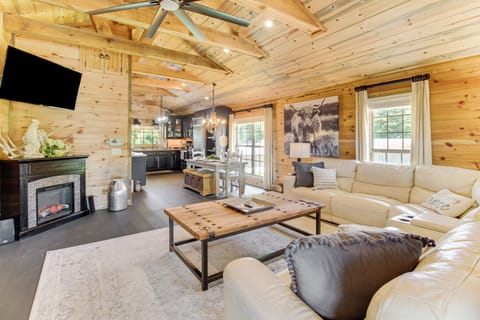House (3 Bedrooms) | Interior
