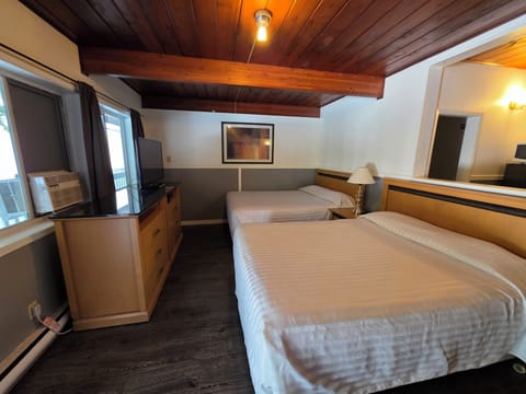 Double Room | Individually decorated, individually furnished, free WiFi