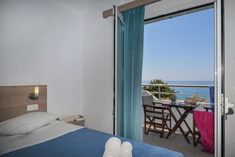 Triple Room | Soundproofing, free cribs/infant beds, free WiFi