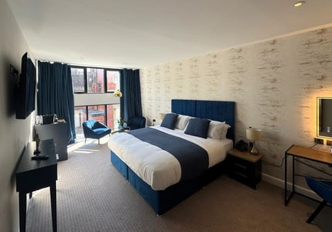 Premium bedding, free minibar, in-room safe, individually furnished