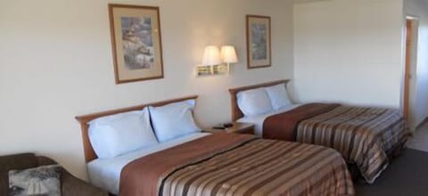 Classic Room, 2 Queen Beds | Iron/ironing board, free WiFi, bed sheets