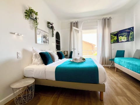 Superior Room, Balcony, City View | In-room safe, individually decorated, laptop workspace, free WiFi