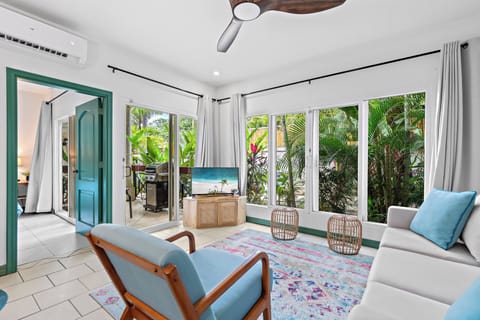 Apartment, Garden View | Living room