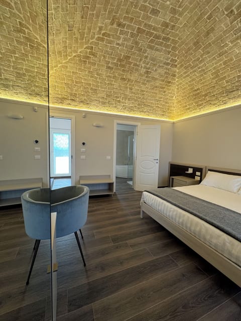 Superior Double Room | Free minibar items, desk, soundproofing, free WiFi