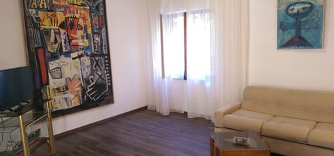 Classic Apartment, Sea View | Living area