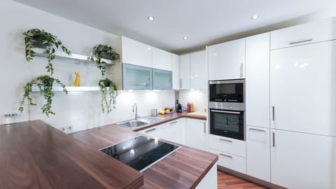 Superior Apartment | Private kitchen | Electric kettle