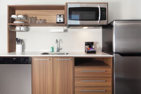 Desk, blackout drapes, iron/ironing board, free WiFi