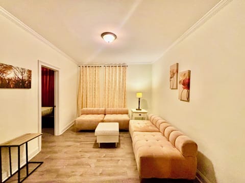Penn Station NJ Room | Living area