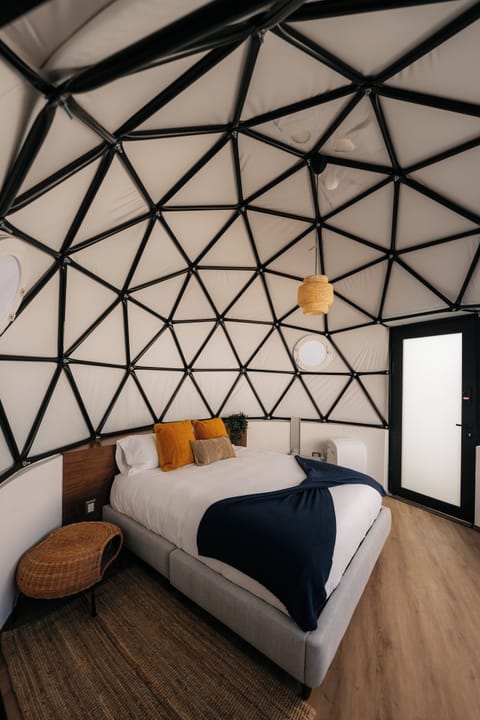 Deluxe Tent | In-room safe, desk, laptop workspace, iron/ironing board