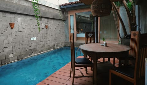 Private pool