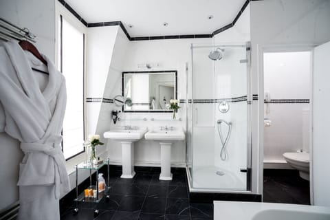 Free toiletries, hair dryer, bathrobes, towels