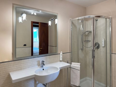 Superior Double or Twin Room | Desk