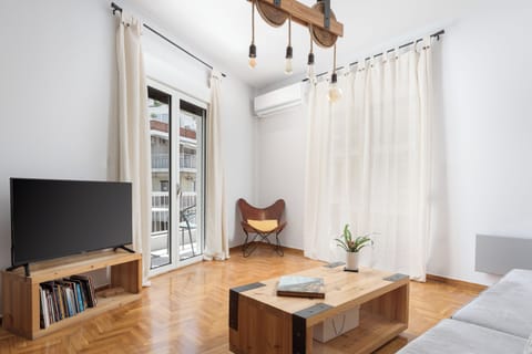 Apartment, Balcony | Living room | 50-inch Smart TV with satellite channels, Netflix, streaming services