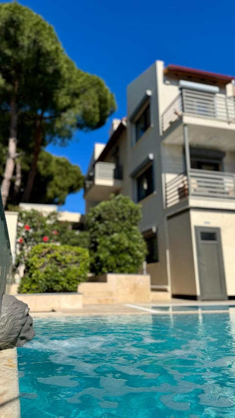 Seasonal outdoor pool, open 9:00 AM to 8:00 PM, free cabanas