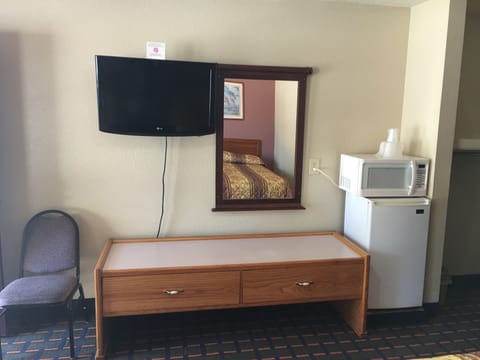 2 Double Beds (Non-Smoking) | Free WiFi