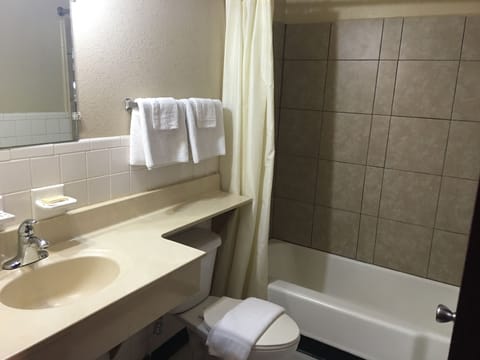 2 Double Beds (Non-Smoking) | Bathroom | Bathtub, free toiletries, towels