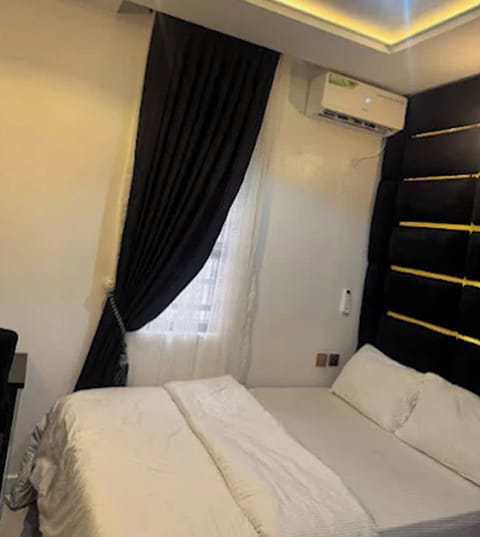 Standard Room | Premium bedding, pillowtop beds, desk, laptop workspace