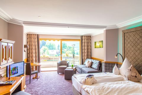 Premium Double Room, Balcony | Hypo-allergenic bedding, minibar, in-room safe, desk